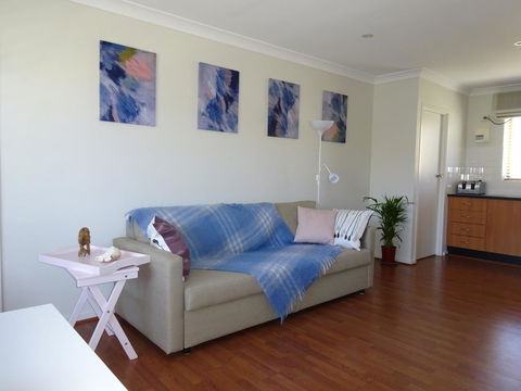 Aurora Holiday Apartment @West Beach - Accommodation Australia 2