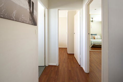 Aurora Holiday Apartment @West Beach - Accommodation Australia 5