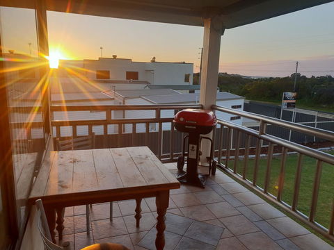 Rocks Retreat House With Sea Views - Accommodation Australia 13