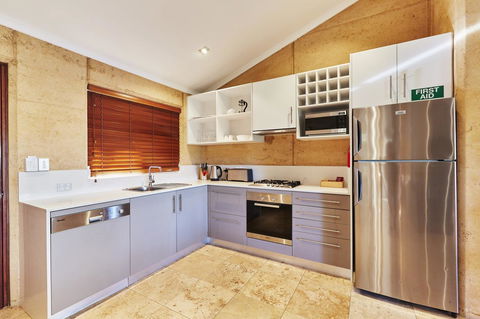 Eight Willows Retreat - Accommodation Australia 2
