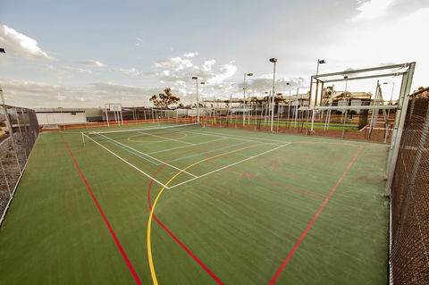 Capricorn Village - Australia Shopping 21