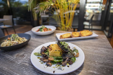 Karrinyup Waters Resort - Local Tourism 21