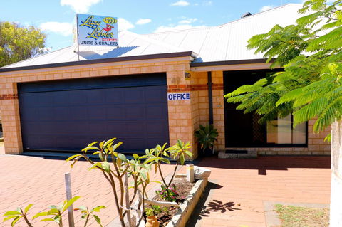Lazy Lobster Holiday Units & Chalets - Australia Shopping 17