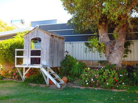 Lazy Lobster Holiday Units & Chalets - Australia Shopping 21