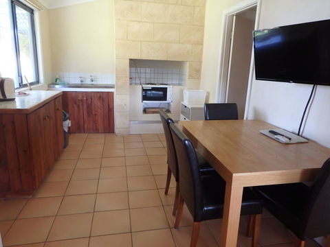 Lazy Lobster Holiday Units & Chalets - Australia Shopping 4