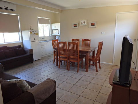 Lazy Lobster Holiday Units & Chalets - Australia Shopping 23