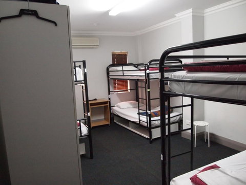 The Emperors Crown Hostel - Accommodation Australia 4