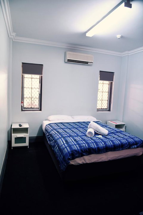The Emperors Crown Hostel - Accommodation Australia 27