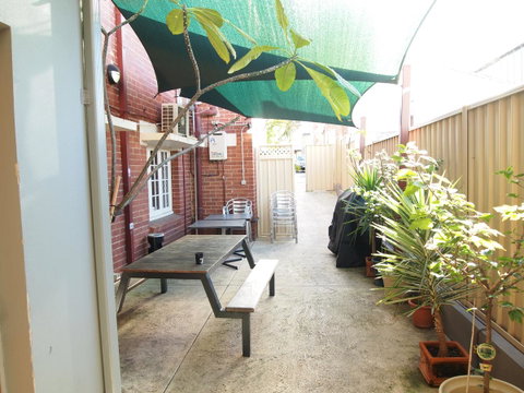 The Emperors Crown Hostel - Accommodation Australia 17