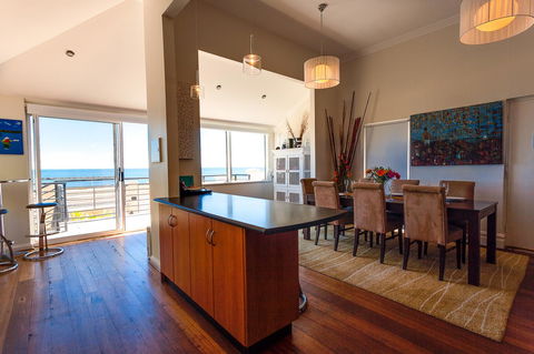 Cottesloe Beach House I - Accommodation Australia 12