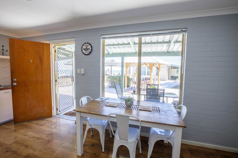 Shark Bay Seafront Apartments - Accommodation Australia 3