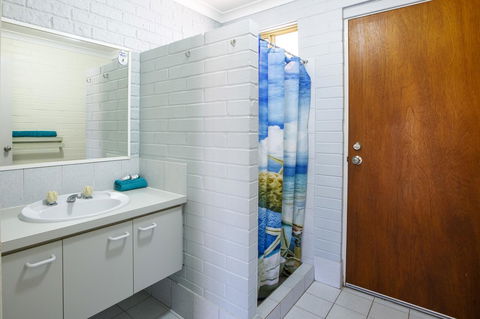 Shark Bay Seafront Apartments - Accommodation Australia 10