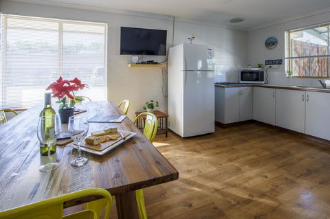 Shark Bay Seafront Apartments - Accommodation Australia 37
