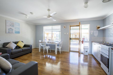 Shark Bay Seafront Apartments - Accommodation Australia 12