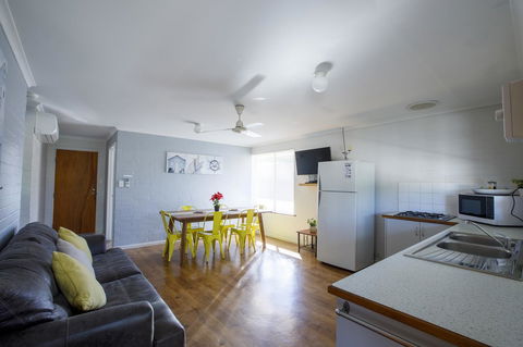 Shark Bay Seafront Apartments - Accommodation Australia 39