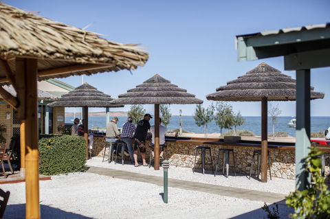 Shark Bay Seafront Apartments - Accommodation Australia 6