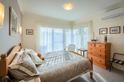 Glenelg On King Bed & Breakfast - Australia Shopping 1