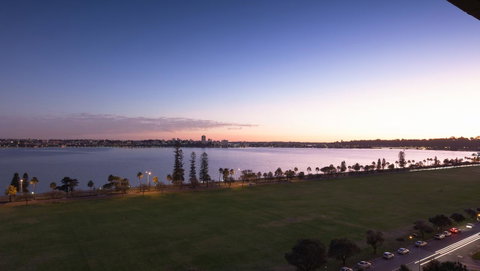 Crowne Plaza Perth, An IHG Hotel - Bed n Breakfasts 1