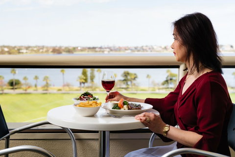 Crowne Plaza Perth, An IHG Hotel - Bed n Breakfasts 9