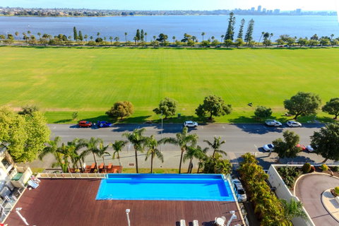 Crowne Plaza Perth, An IHG Hotel - Bed n Breakfasts 0