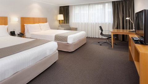 Crowne Plaza Perth, An IHG Hotel - Bed n Breakfasts 10