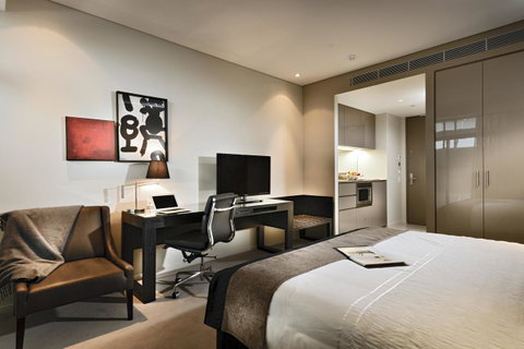 Fraser Suites Perth - Bed n Breakfasts 5