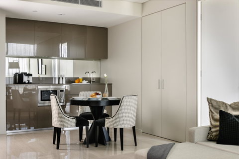 Fraser Suites Perth - Bed n Breakfasts 6