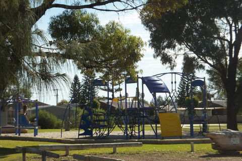 Ocean Beach Chalet 18 - Accommodation Australia 22