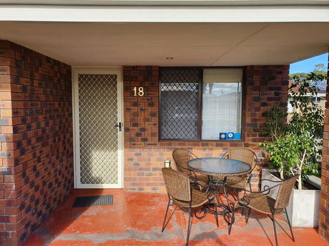 Ocean Beach Chalet 18 - Accommodation Australia 14