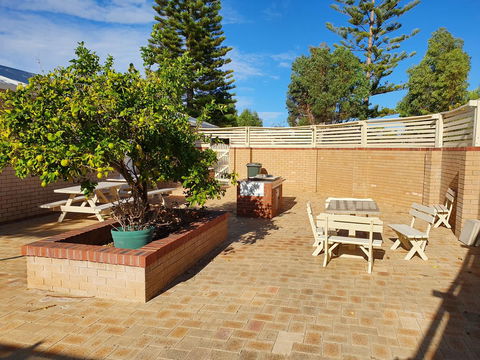 Ocean Beach Chalet 18 - Accommodation Australia 10