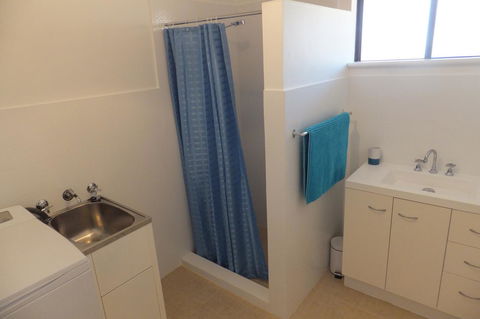 Ocean Beach Chalet 18 - Accommodation Australia 18