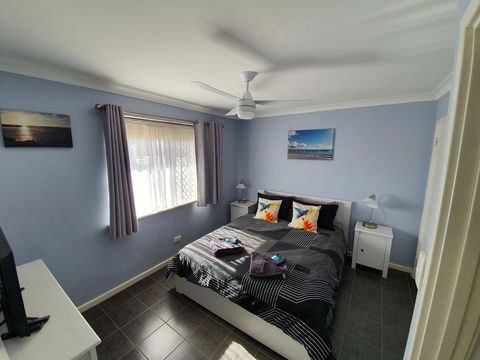 Ocean Beach Chalet 18 - Accommodation Australia 13