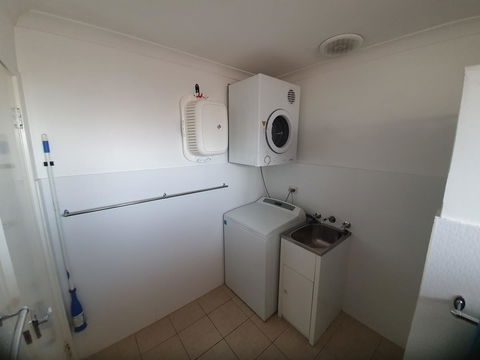Ocean Beach Chalet 18 - Accommodation Australia 6