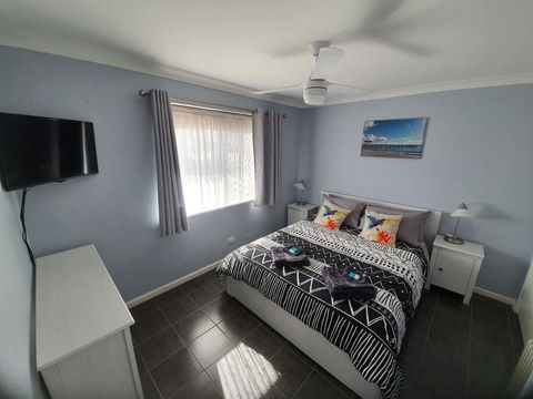 Ocean Beach Chalet 18 - Accommodation Australia 0