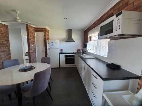 Ocean Beach Chalet 18 - Accommodation Australia 2