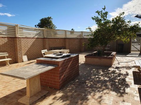 Ocean Beach Chalet 18 - Accommodation Australia 12