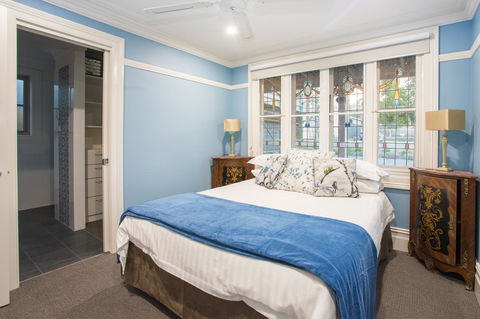 Blue Door Apartments - Australia Shopping 12