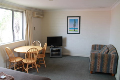 Malibu Apartments - Perth - Accommodation Australia 12