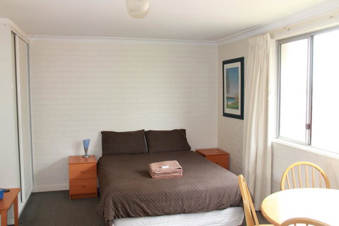 Malibu Apartments - Perth - Accommodation Australia 3