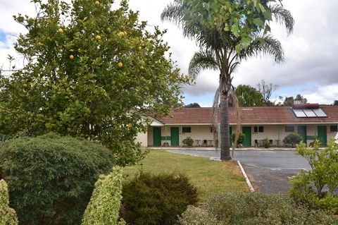Mount Barker Valley Views Motel & Chalets, Western Australia - Accommodation Australia 23