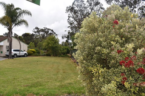 Mount Barker Valley Views Motel & Chalets, Western Australia - Accommodation Australia 24