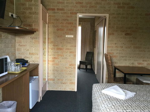 Mount Barker Valley Views Motel & Chalets, Western Australia - Accommodation Australia 9