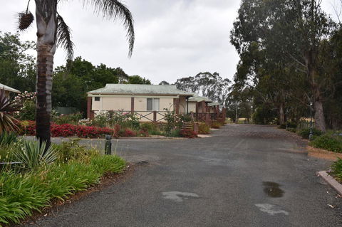 Mount Barker Valley Views Motel & Chalets, Western Australia - Accommodation Australia 33
