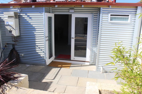 Captain\'s Heritage Cottage - Central Fremantle 2 Bedroom Historic Cottage - Accommodation Australia 15
