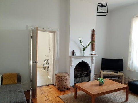 Captain\'s Heritage Cottage - Central Fremantle 2 Bedroom Historic Cottage - Accommodation Australia 10