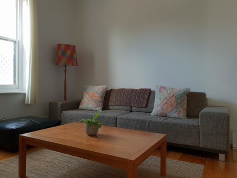 Captain\'s Heritage Cottage - Central Fremantle 2 Bedroom Historic Cottage - Accommodation Australia 9