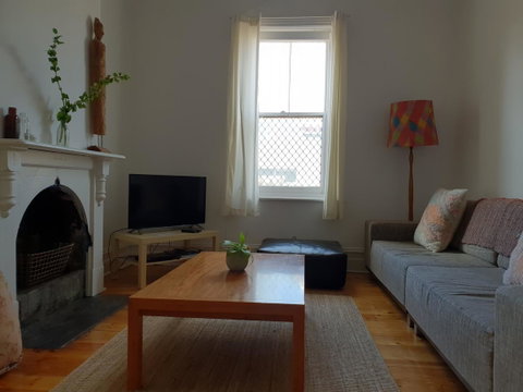 Captain\'s Heritage Cottage - Central Fremantle 2 Bedroom Historic Cottage - Accommodation Australia 2