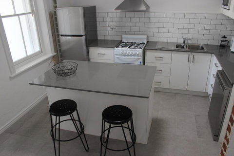 Captain\'s Heritage Cottage - Central Fremantle 2 Bedroom Historic Cottage - Accommodation Australia 13