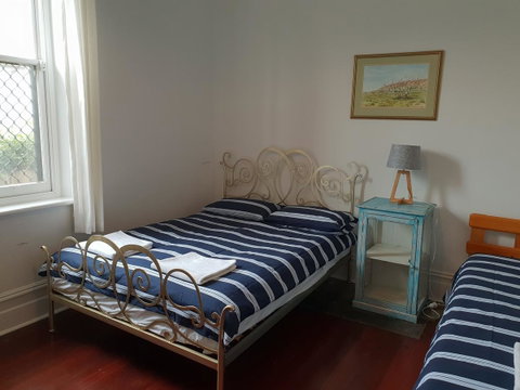 Captain\'s Heritage Cottage - Central Fremantle 2 Bedroom Historic Cottage - Accommodation Australia 6