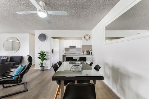 Laman Lodge, Unit 2, 15 Laman Street - Accommodation Australia 5